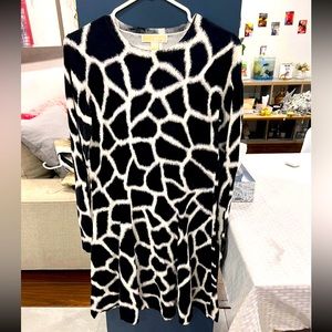 Michael Kors Dress. Size Medium. Worn once and in super good condition.